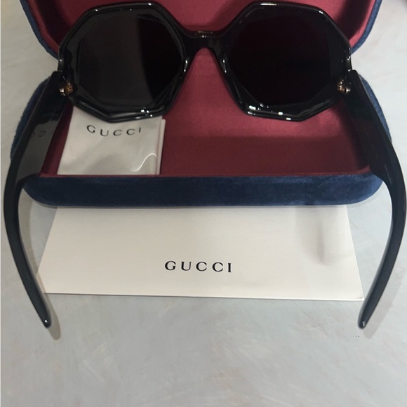 GUCCI Black Round sunglasses - Picture 9 of 10